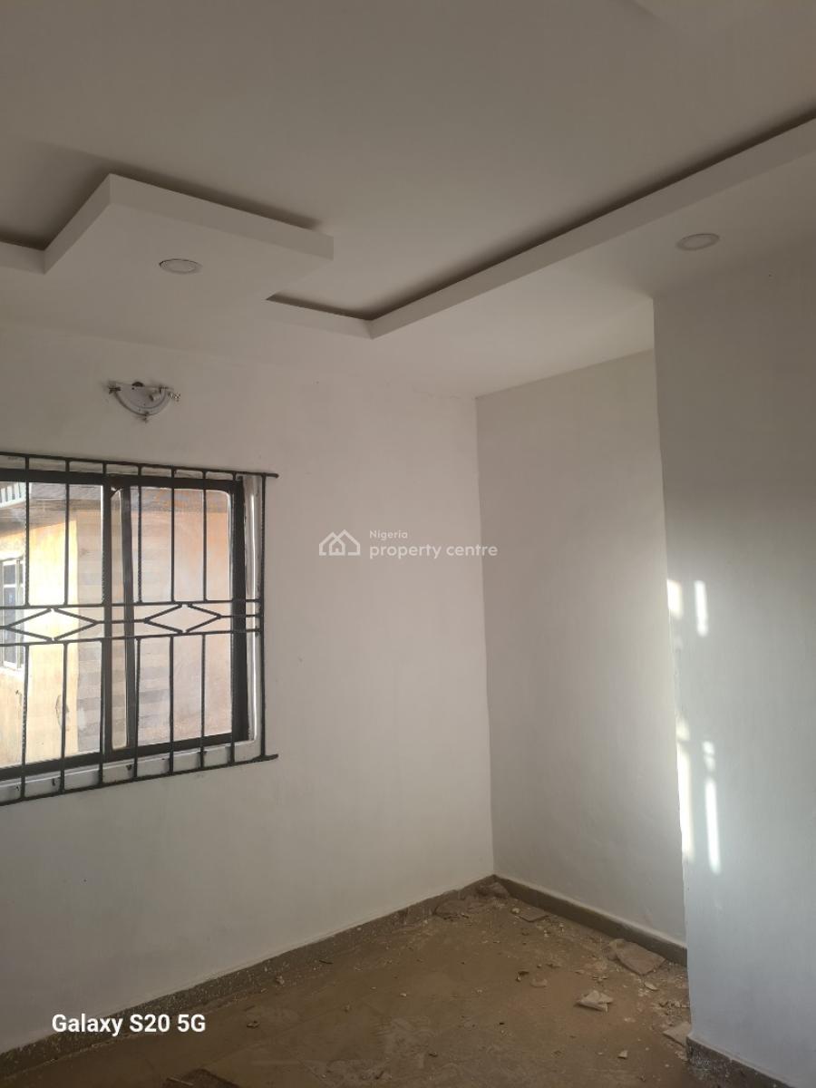 Standard Plot with 2 Bedroom Ensuite (upstairs), Radio Estate Off Awolowo Road, Ikorodu, Lagos, Residential Land for Sale