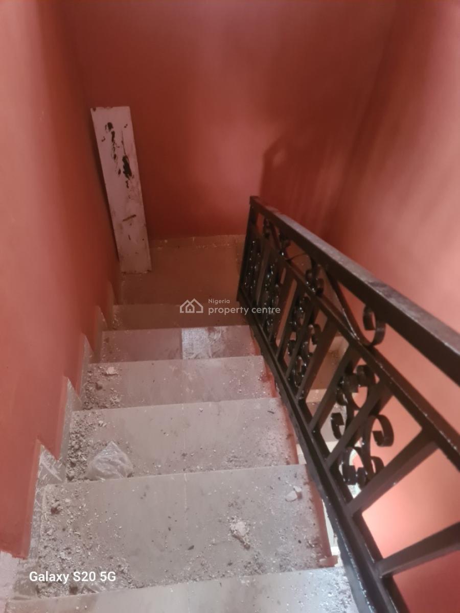 Standard Plot with 2 Bedroom Ensuite (upstairs), Radio Estate Off Awolowo Road, Ikorodu, Lagos, Residential Land for Sale