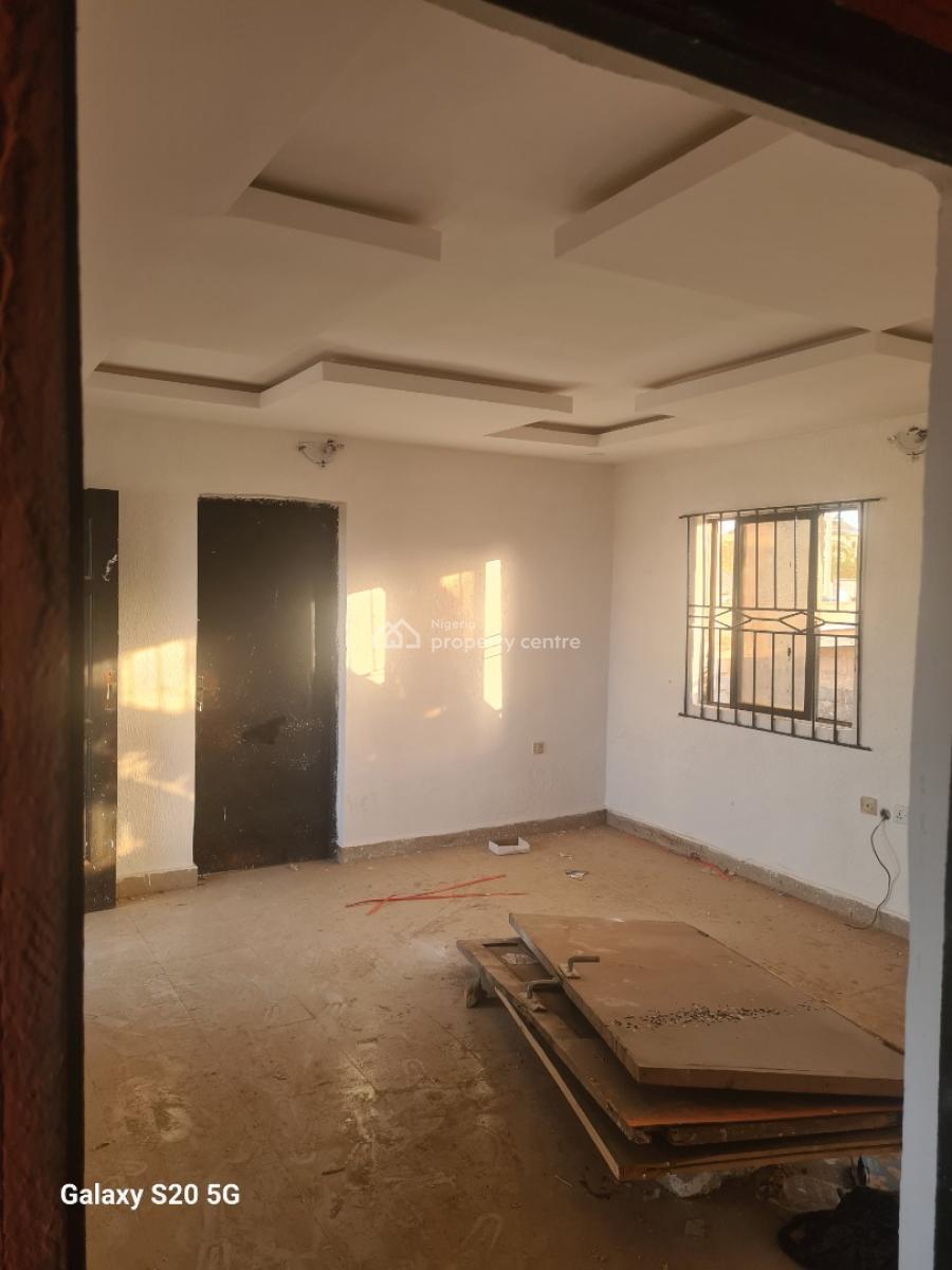 Standard Plot with 2 Bedroom Ensuite (upstairs), Radio Estate Off Awolowo Road, Ikorodu, Lagos, Residential Land for Sale