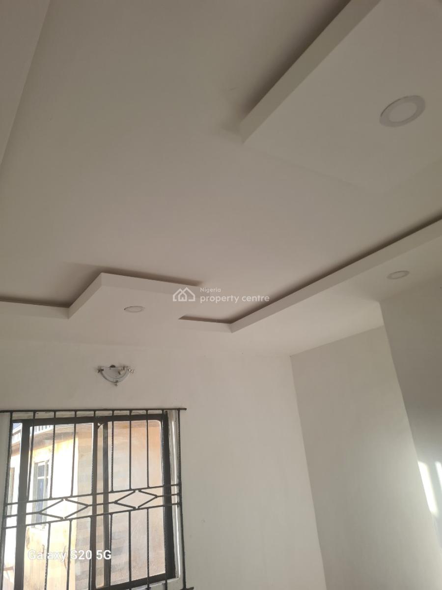 Standard Plot with 2 Bedroom Ensuite (upstairs), Radio Estate Off Awolowo Road, Ikorodu, Lagos, Residential Land for Sale