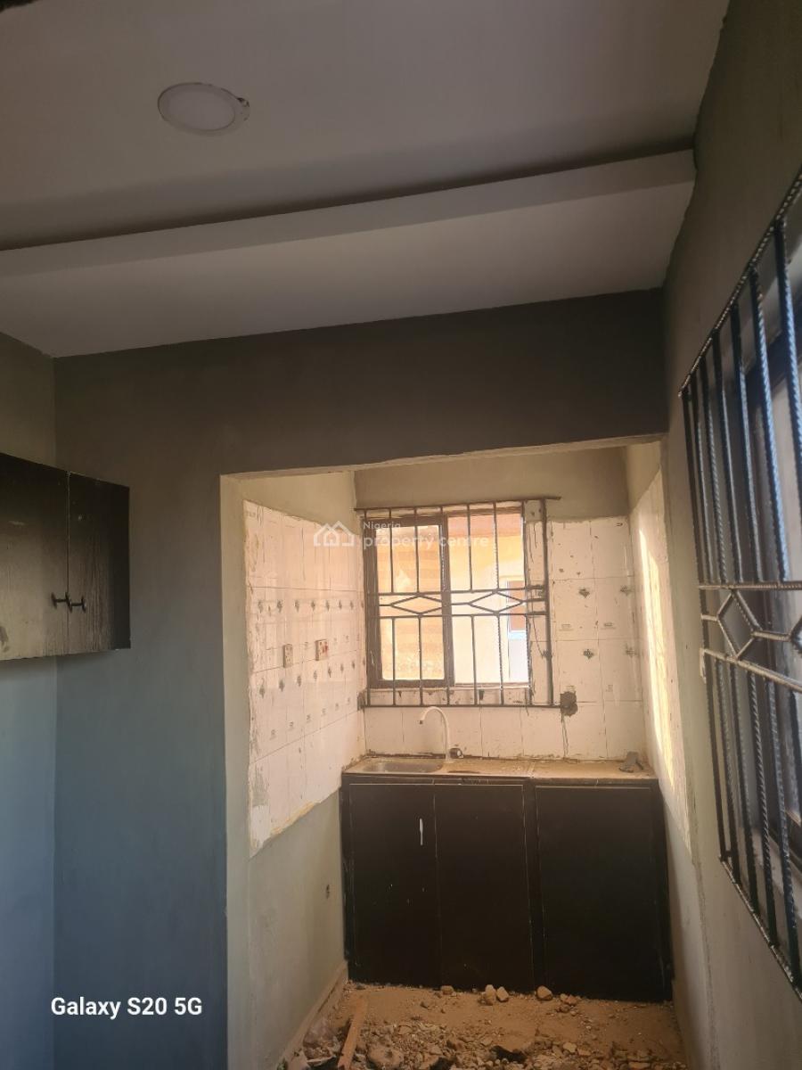 Standard Plot with 2 Bedroom Ensuite (upstairs), Radio Estate Off Awolowo Road, Ikorodu, Lagos, Residential Land for Sale