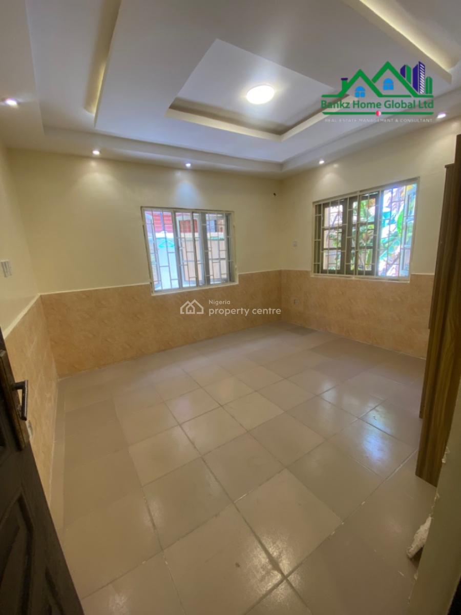 Spacious 2 Bedroom Apartment, Lekki Phase 1, Lekki, Lagos, Flat / Apartment for Rent