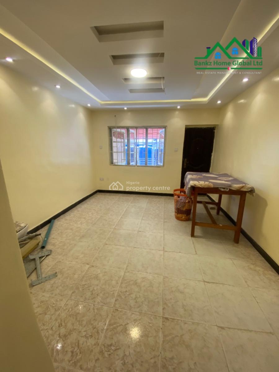 Spacious 2 Bedroom Apartment, Lekki Phase 1, Lekki, Lagos, Flat / Apartment for Rent