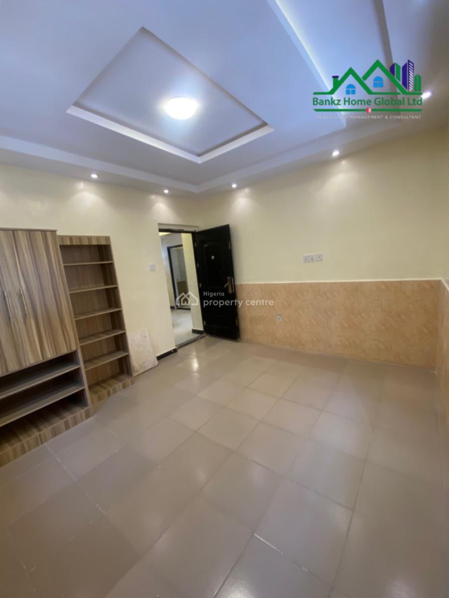 Spacious 2 Bedroom Apartment, Lekki Phase 1, Lekki, Lagos, Flat / Apartment for Rent