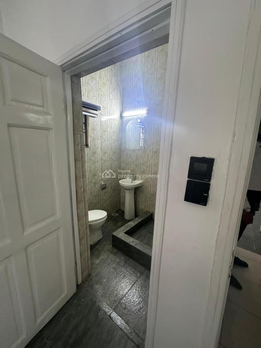 Cozy 2 Bedroom Flat, Lekki Phase 1, Lekki, Lagos, Flat / Apartment for Rent