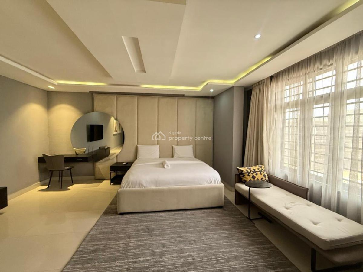 Upscale and Spacious 3 Bedroom Apartment, Dominion Court, Ikoyi, Lagos, Flat / Apartment Short Let