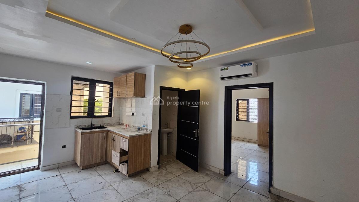 Brand New and Smart 1-bedroom Apartment with Gym, Surulere, Lagos, Block of Flats for Sale