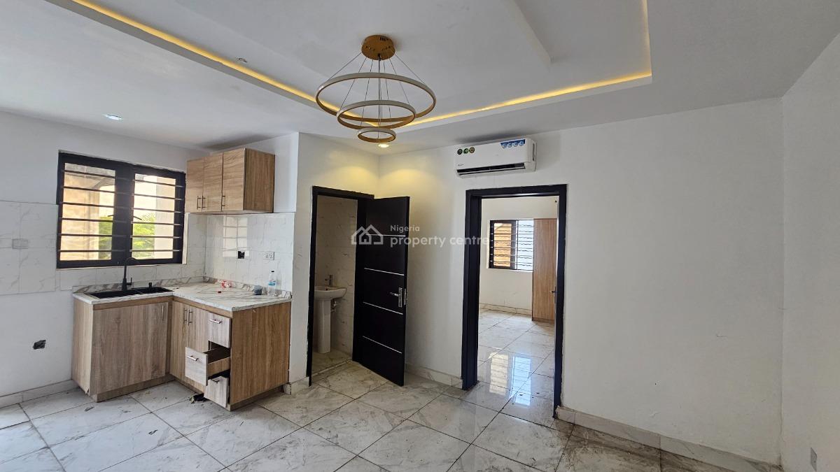 Brand New and Smart 1-bedroom Apartment with Gym, Surulere, Lagos, Block of Flats for Sale