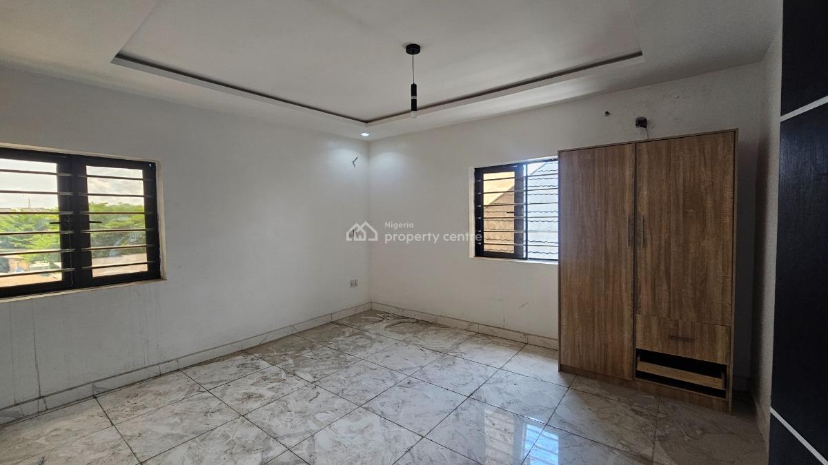 Brand New and Smart 1-bedroom Apartment with Gym, Surulere, Lagos, Block of Flats for Sale