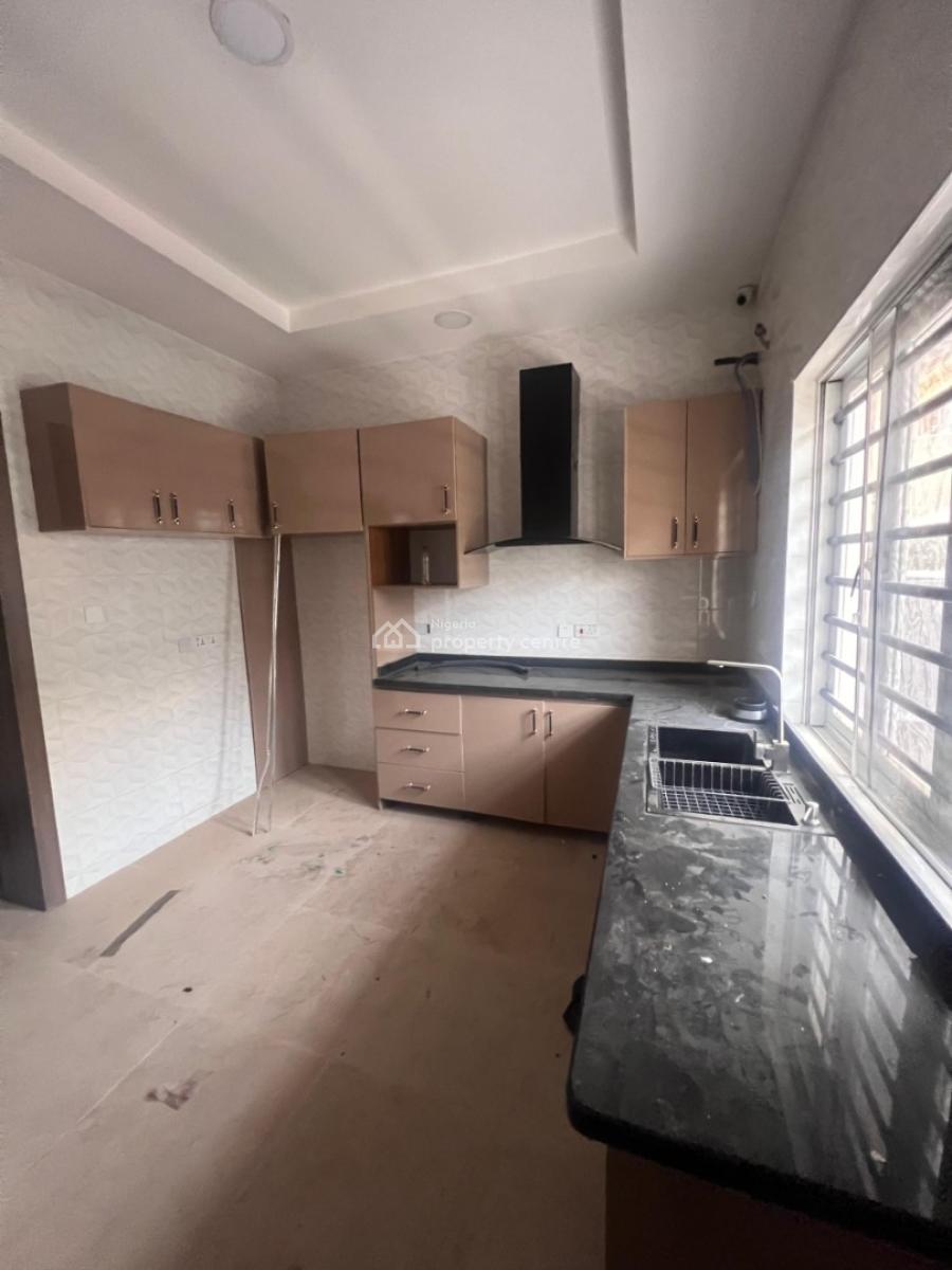 4 Bedroom Terraced Duplex Available, Lekki Phase 1, Lekki, Lagos, Terraced Duplex for Rent