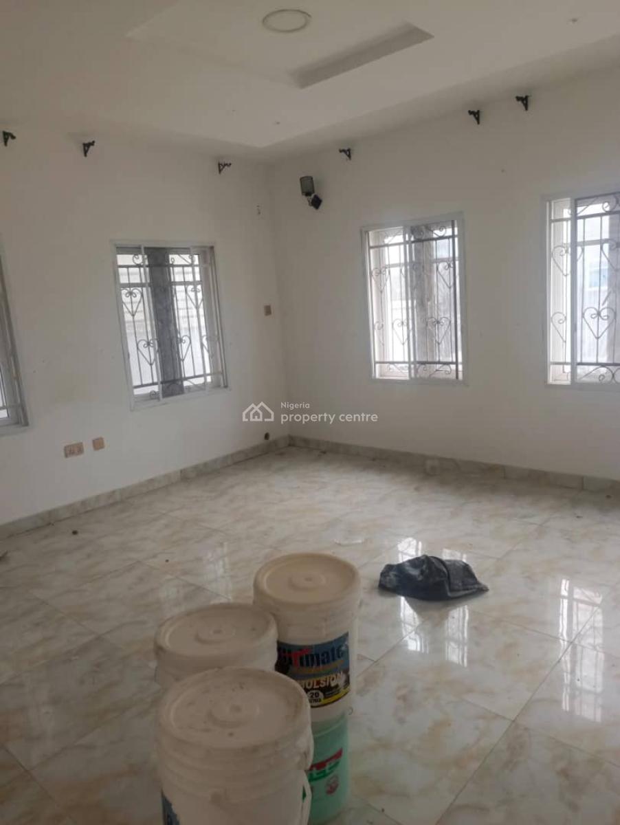 Lovely Spacious 4 Bedroom Apartment in a Secure Estate, Lekki Scheme 2, Lekki, Lagos, Flat / Apartment for Rent