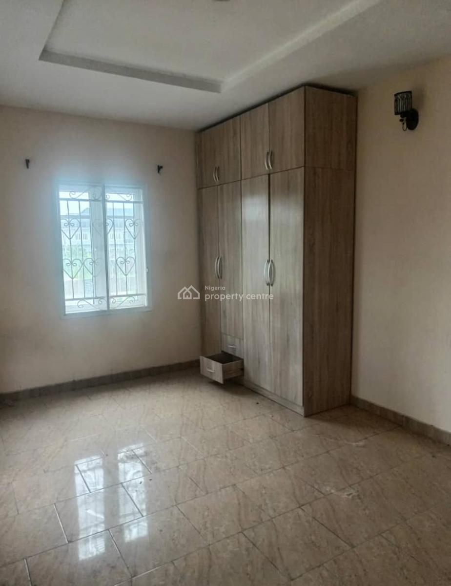 Lovely Spacious 4 Bedroom Apartment in a Secure Estate, Lekki Scheme 2, Lekki, Lagos, Flat / Apartment for Rent