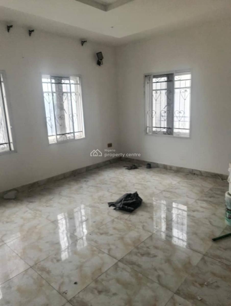 Lovely Spacious 4 Bedroom Apartment in a Secure Estate, Lekki Scheme 2, Lekki, Lagos, Flat / Apartment for Rent