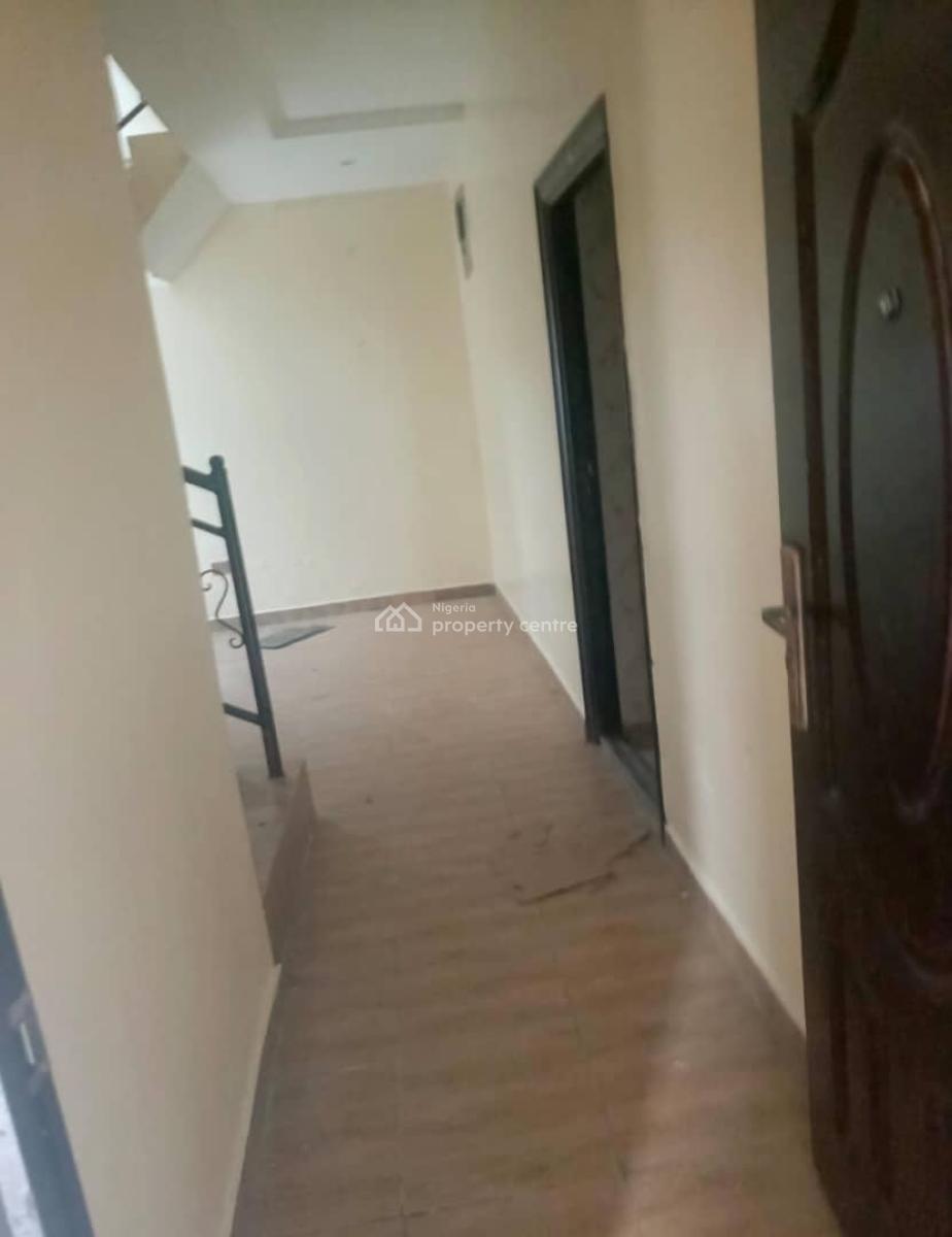 Lovely Spacious 4 Bedroom Apartment in a Secure Estate, Lekki Scheme 2, Lekki, Lagos, Flat / Apartment for Rent