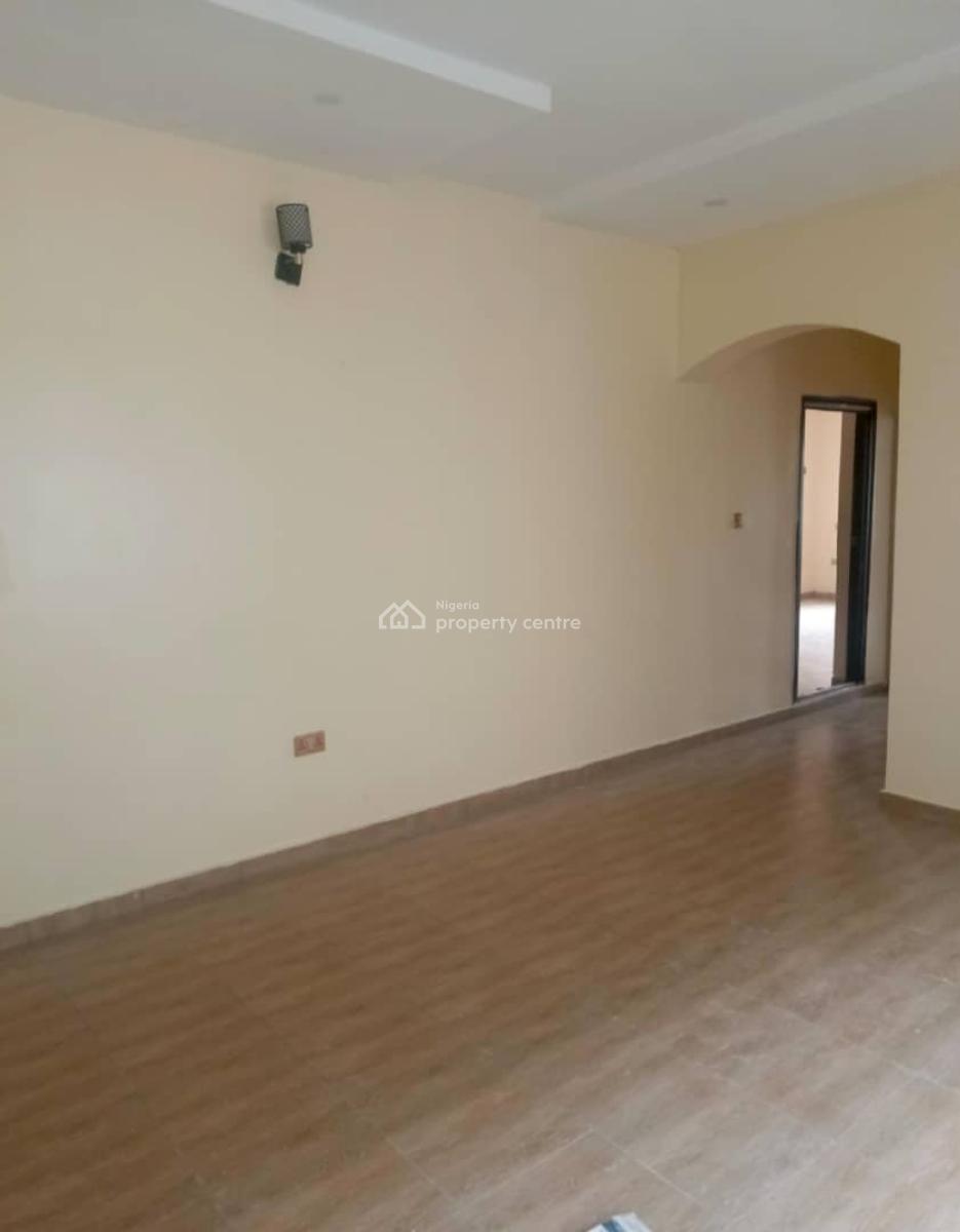 Lovely Spacious 4 Bedroom Apartment in a Secure Estate, Lekki Scheme 2, Lekki, Lagos, Flat / Apartment for Rent