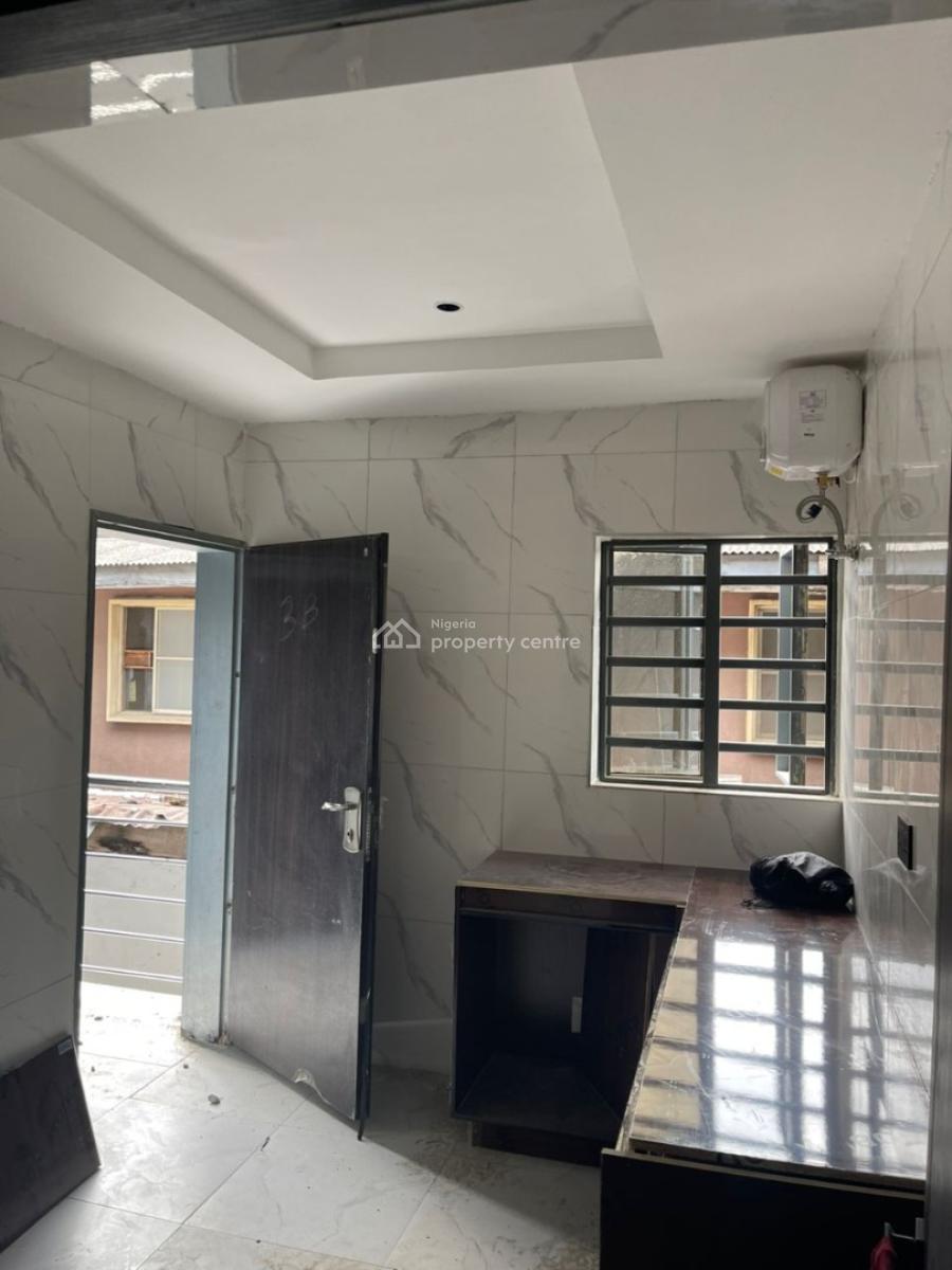 Lovely 2 Bedroom Flat Office Space, Anthony, Maryland, Lagos, Office Space for Rent