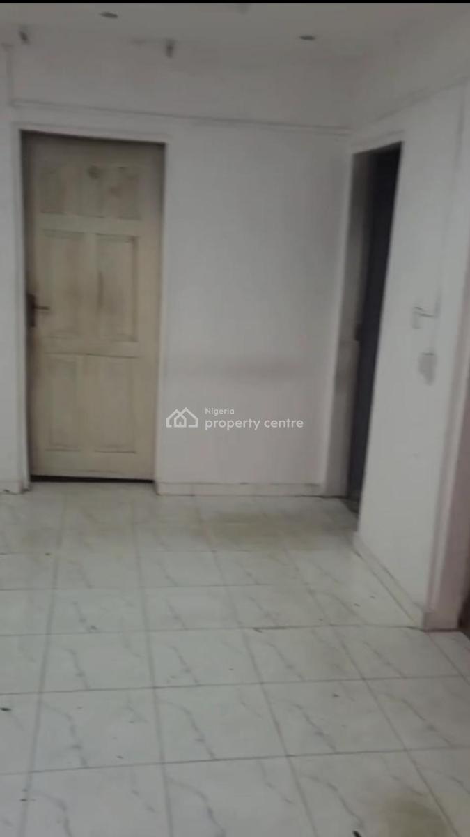 Lovely 2 Bedroom Flat, Gra Phase 2, Magodo, Lagos, Flat / Apartment for Rent