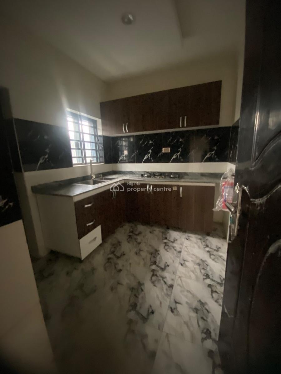 Luxury Living  Spacious 2-bedroom Pop Apartment Available, Igbogbo, Ikorodu, Lagos, Flat / Apartment for Rent