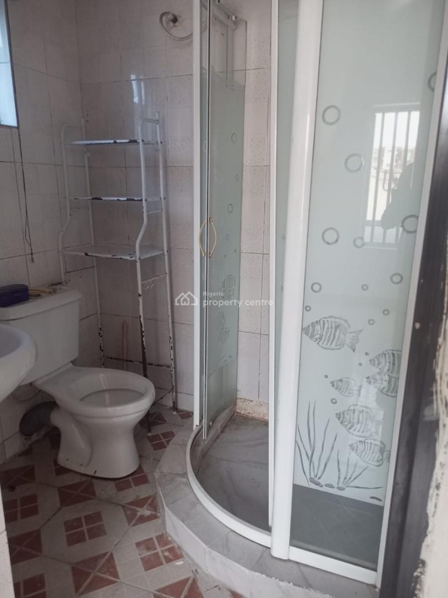 Spacious 2 Bedroom Modern Apartment Available, Mobil Road, Ilaje, Ajah, Lagos, Flat / Apartment for Rent