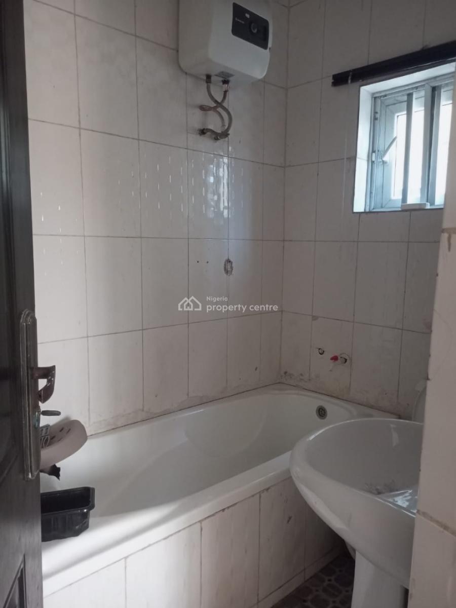 Spacious 2 Bedroom Modern Apartment Available, Mobil Road, Ilaje, Ajah, Lagos, Flat / Apartment for Rent