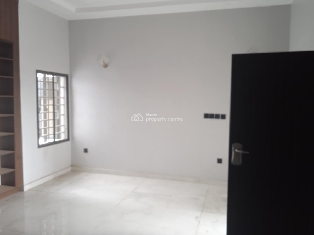 Contemporary and New 5 Bedroom Semi-detached, Main Works and Housing, Gwarinpa, Abuja, Semi-detached Duplex for Rent
