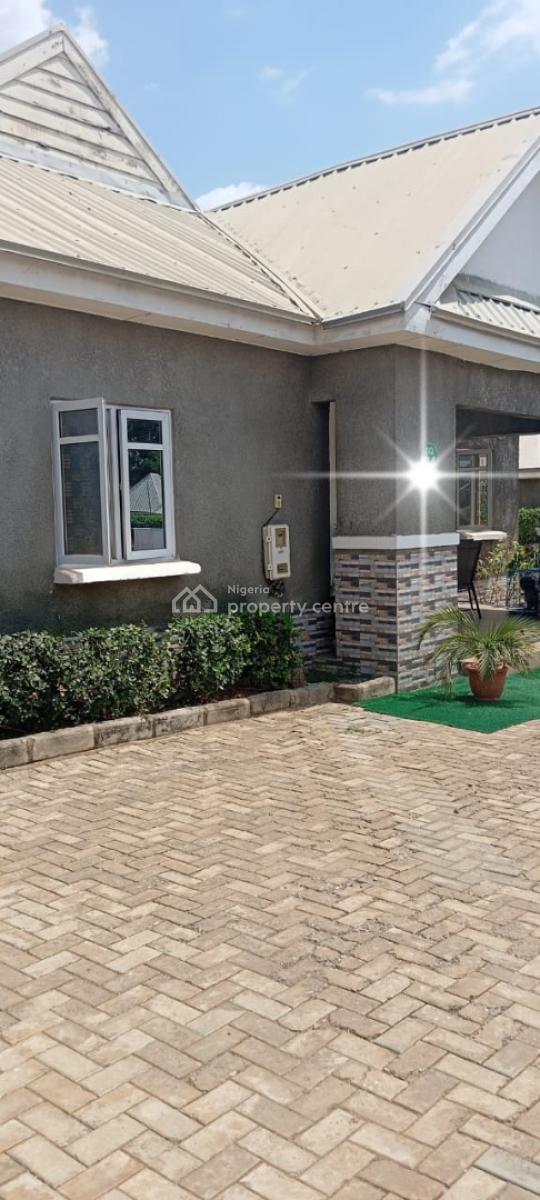 3 Bedrooms Detached Bungalow, Lugbe Airport Road, Lugbe District, Abuja, Detached Bungalow for Sale