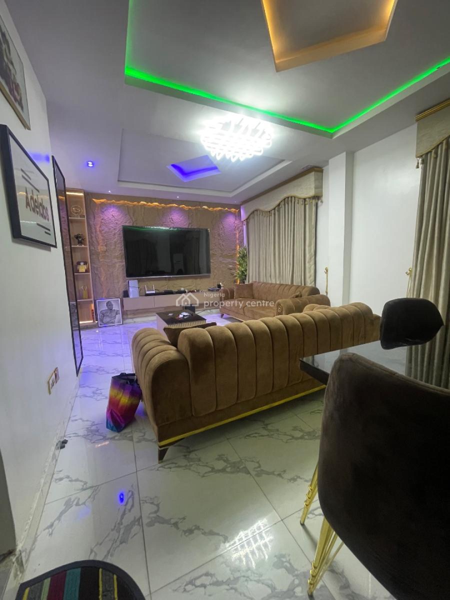 Luxury 2 Bedrooms Flat, Alagomeji, Yaba, Lagos, Flat / Apartment for Sale