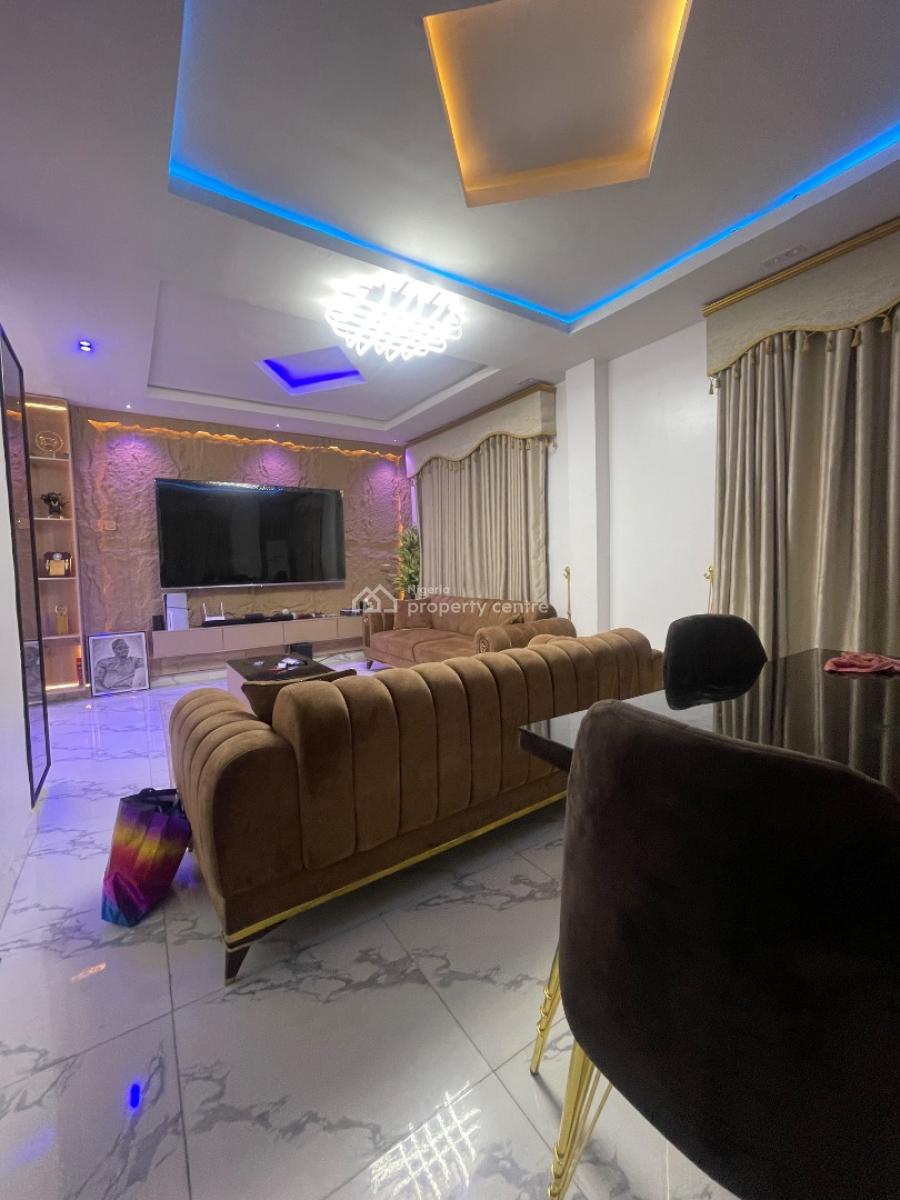 Luxury 2 Bedrooms Flat, Alagomeji, Yaba, Lagos, Flat / Apartment for Sale