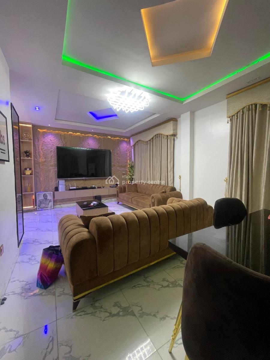 Luxury 2 Bedrooms Flat, Alagomeji, Yaba, Lagos, Flat / Apartment for Sale