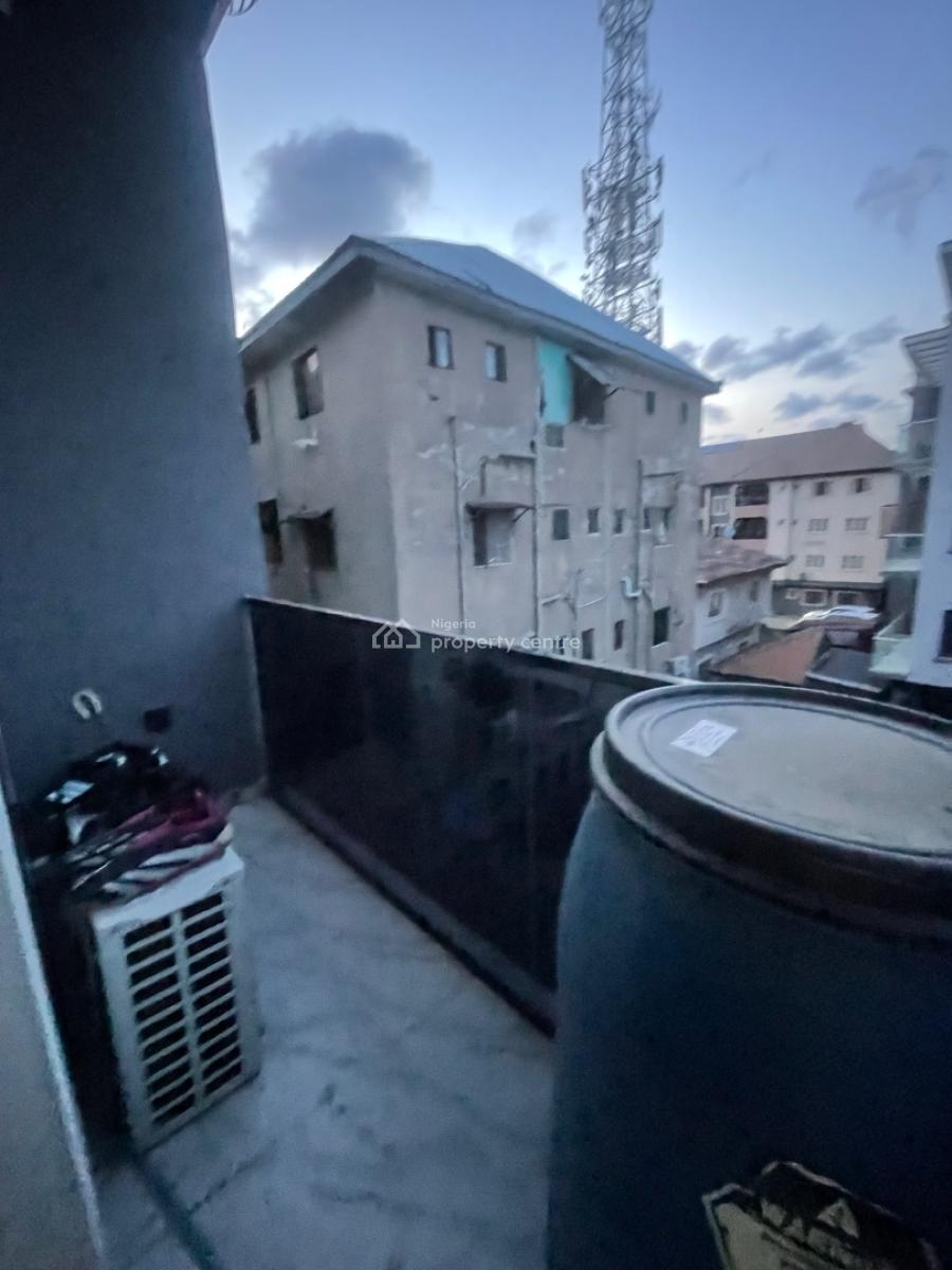 Luxury 2 Bedrooms Flat, Alagomeji, Yaba, Lagos, Flat / Apartment for Sale