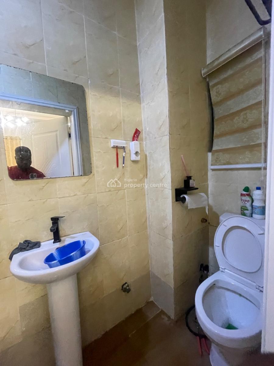 Luxury 2 Bedrooms Flat, Alagomeji, Yaba, Lagos, Flat / Apartment for Sale