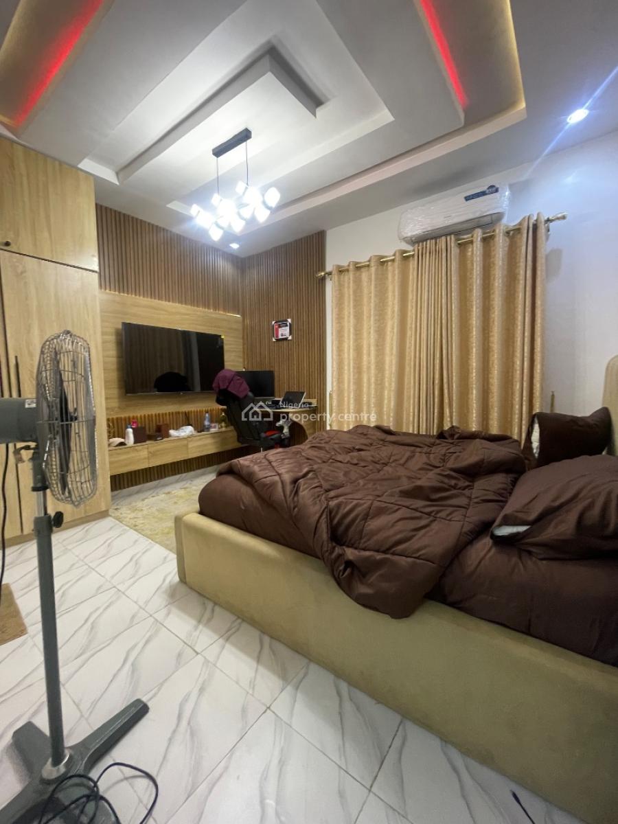 Luxury 2 Bedrooms Flat, Alagomeji, Yaba, Lagos, Flat / Apartment for Sale