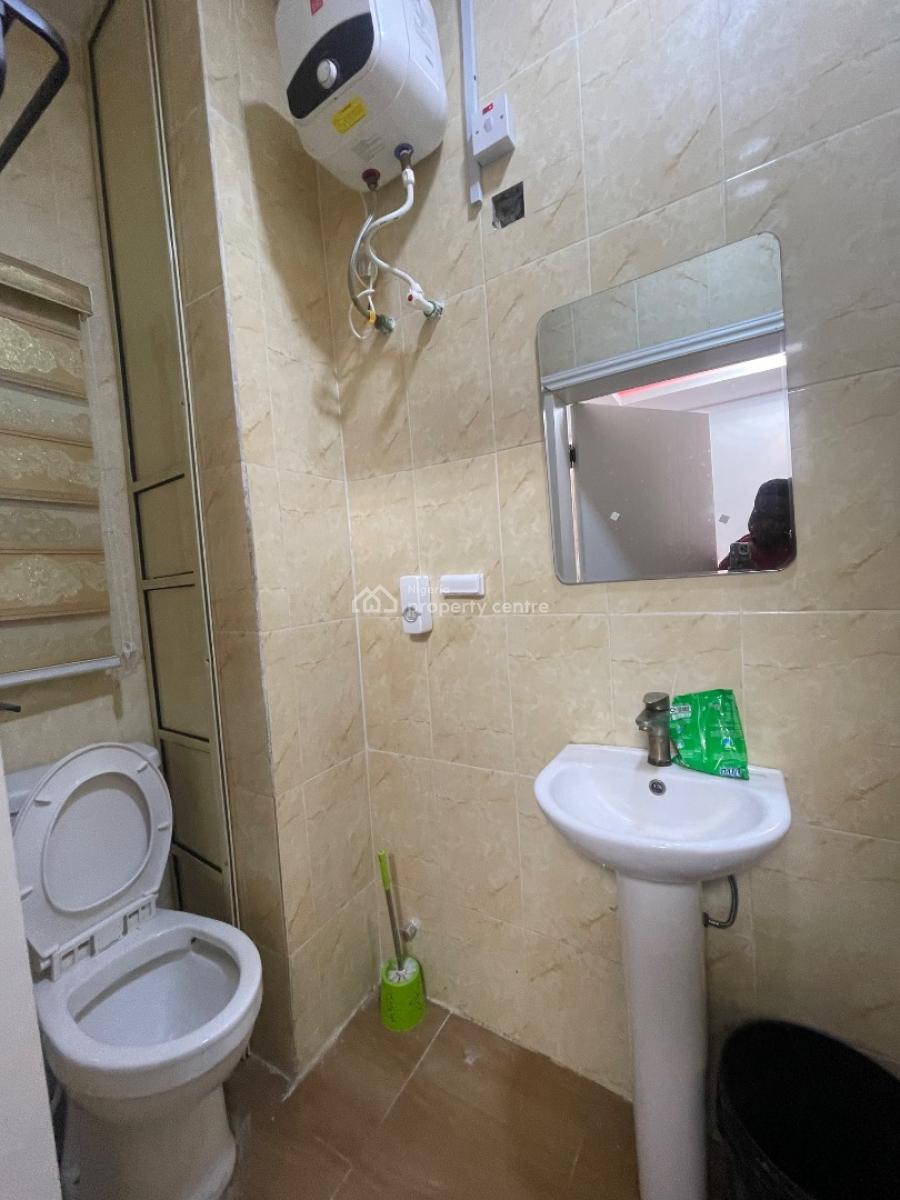 Luxury 2 Bedrooms Flat, Alagomeji, Yaba, Lagos, Flat / Apartment for Sale
