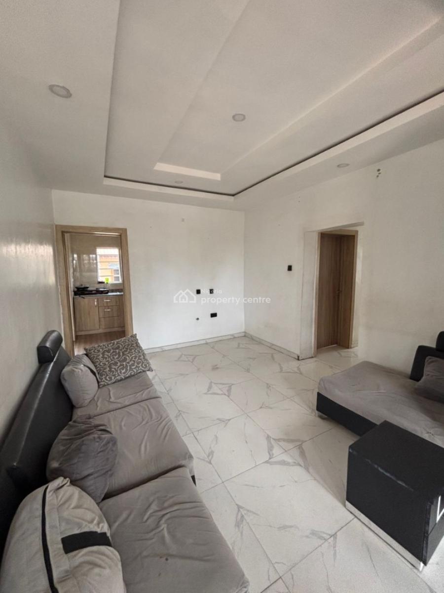 Luxury 3 Bedroom Flat Ground Floor, Mobil Road Ilaje, Ajah, Lagos, Flat / Apartment for Rent