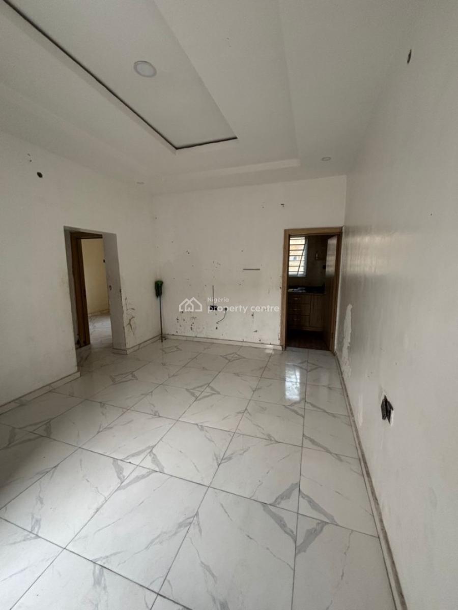 Luxury 3 Bedroom Flat Ground Floor, Mobil Road Ilaje, Ajah, Lagos, Flat / Apartment for Rent