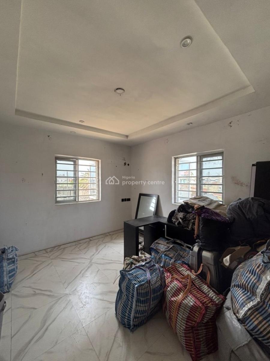 Luxury 3 Bedroom Flat Ground Floor, Mobil Road Ilaje, Ajah, Lagos, Flat / Apartment for Rent