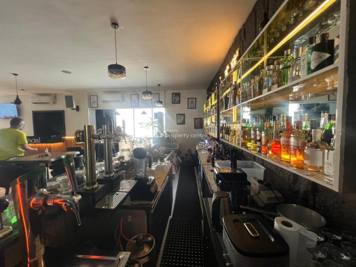 Eatery Restaurant Bar, Admiralty Way, Lekki Phase 1, Lekki, Lagos, Restaurant / Bar for Sale