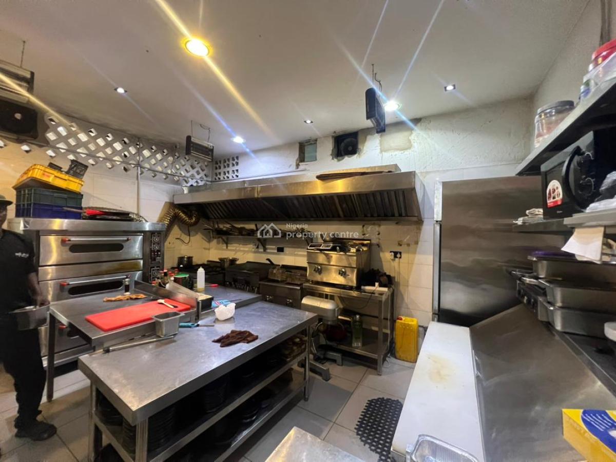 Eatery Restaurant Bar, Admiralty Way, Lekki Phase 1, Lekki, Lagos, Restaurant / Bar for Sale