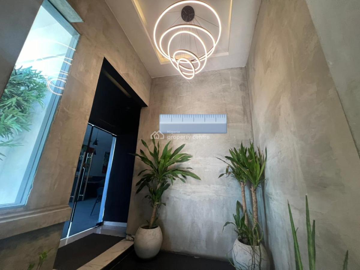 Eatery Restaurant Bar, Admiralty Way, Lekki Phase 1, Lekki, Lagos, Restaurant / Bar for Sale