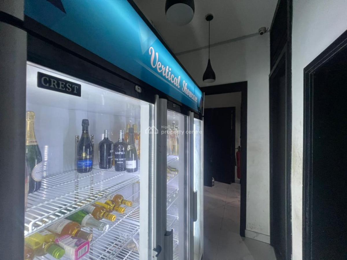 Eatery Restaurant Bar, Admiralty Way, Lekki Phase 1, Lekki, Lagos, Restaurant / Bar for Sale