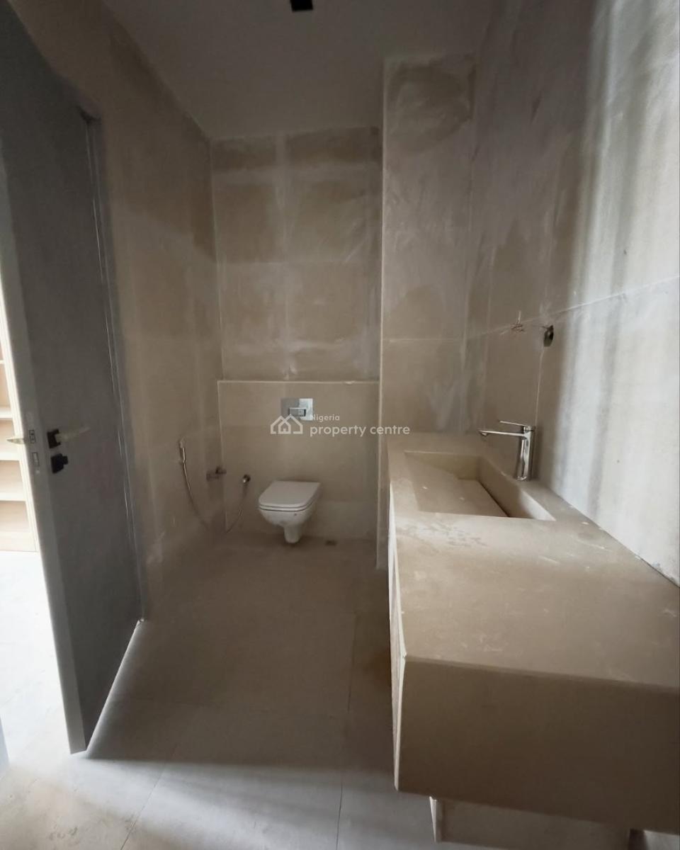 Three Bedroom Apartment, Lekki Phase 1, Lekki, Lagos, Block of Flats for Sale