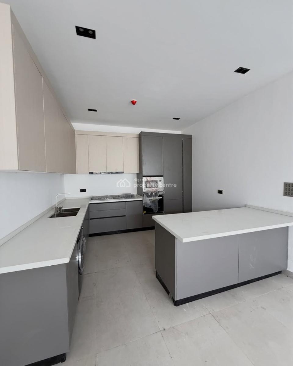 Three Bedroom Apartment, Lekki Phase 1, Lekki, Lagos, Block of Flats for Sale