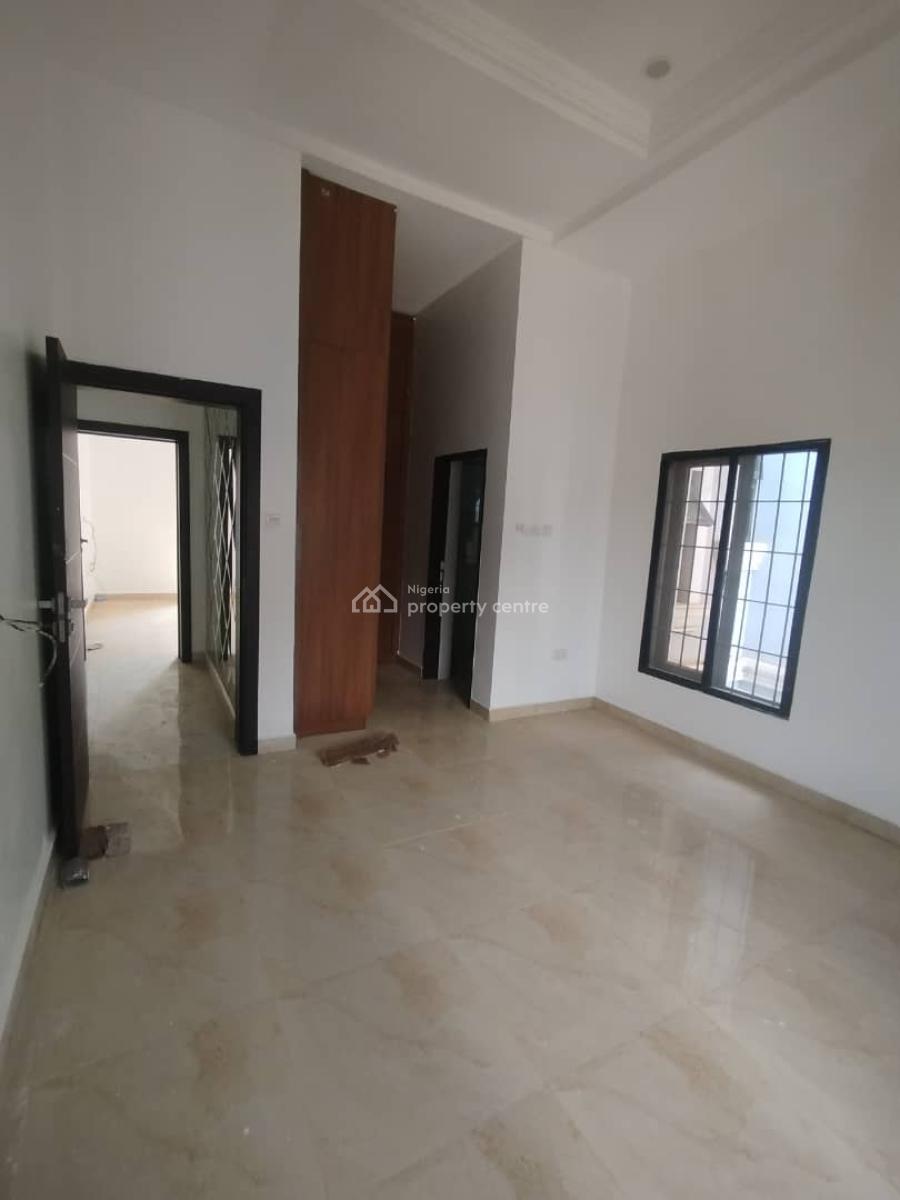 Lovely 3 Bedrooms Apartment on The Last Floor, Jahi, Abuja, Flat / Apartment for Rent