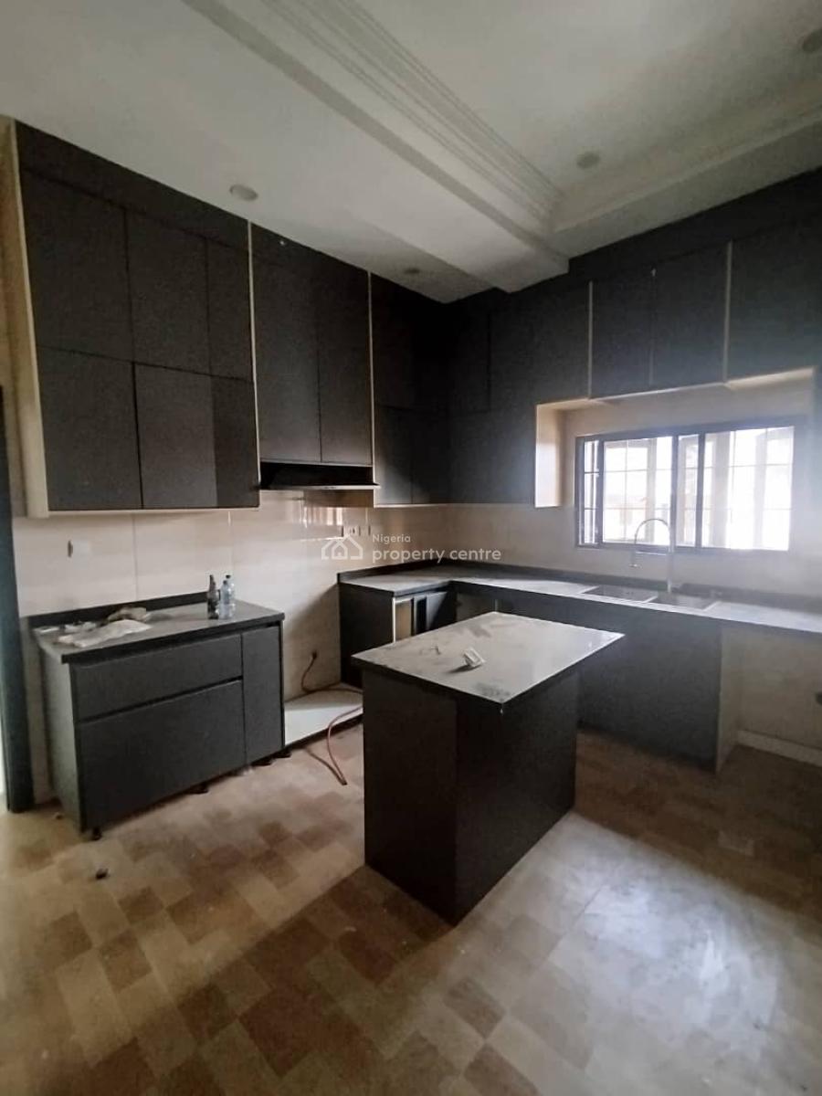 Lovely 3 Bedrooms Apartment on The Last Floor, Jahi, Abuja, Flat / Apartment for Rent