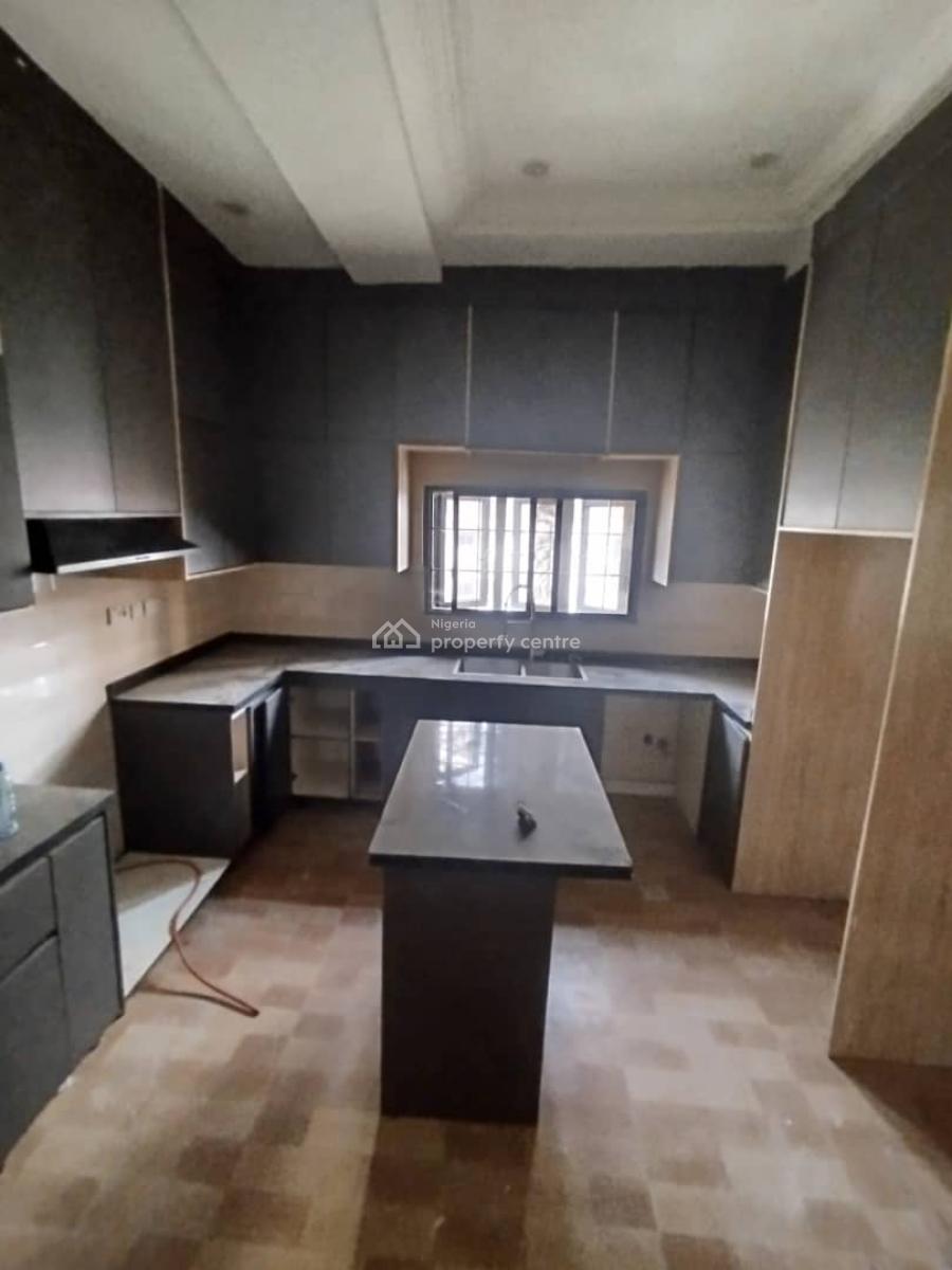 Lovely 3 Bedrooms Apartment on The Last Floor, Jahi, Abuja, Flat / Apartment for Rent