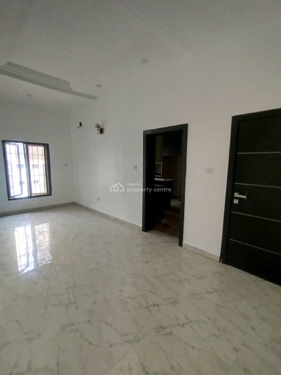 Lovely 3 Bedrooms Apartment on The Last Floor, Jahi, Abuja, Flat / Apartment for Rent