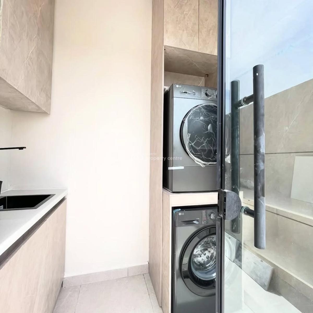 Serviced 2 Bedroom Penthouse with Bq Sitting on 400sqm, Lekki Phase 1, Lekki, Lagos, Block of Flats for Sale