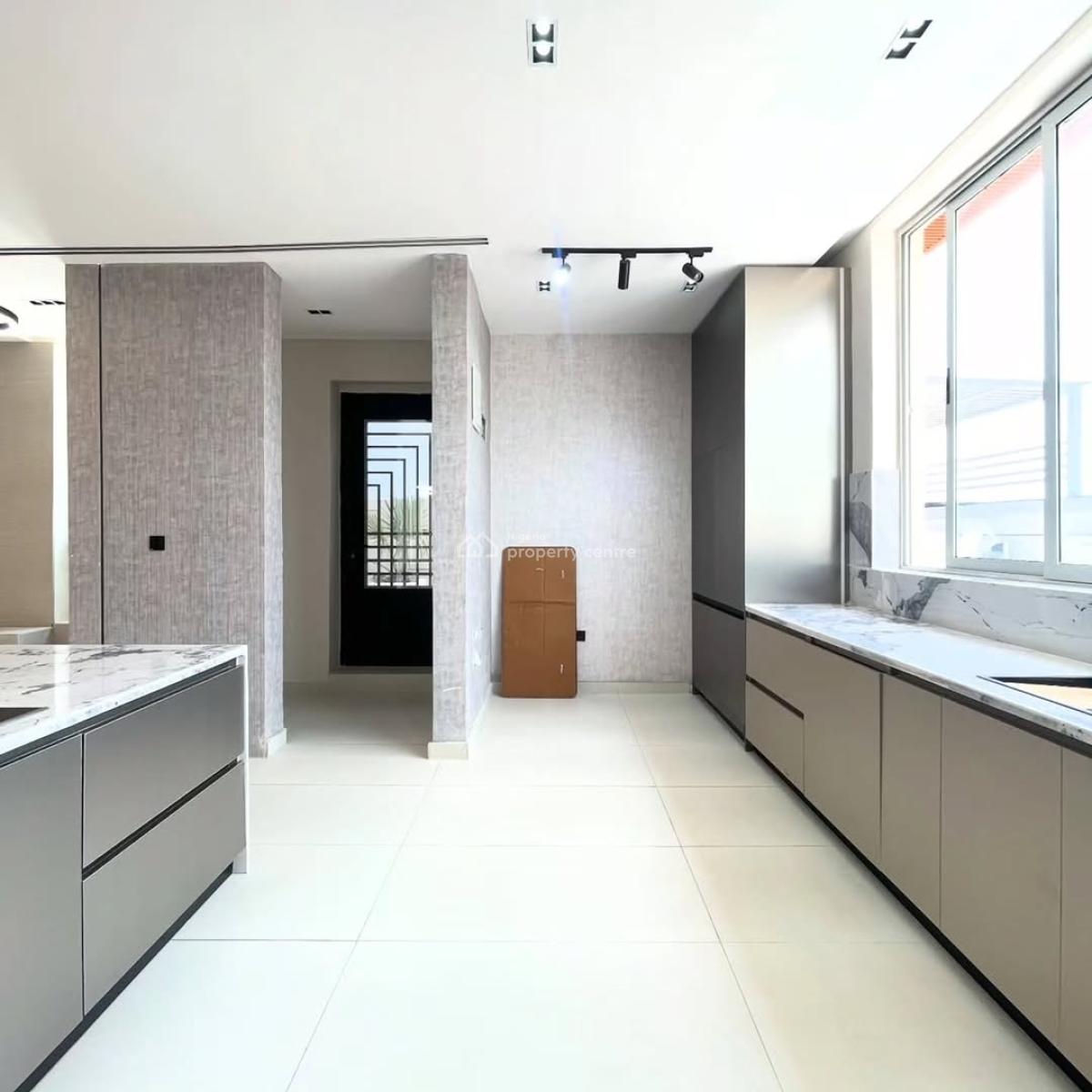 Serviced 2 Bedroom Penthouse with Bq Sitting on 400sqm, Lekki Phase 1, Lekki, Lagos, Block of Flats for Sale