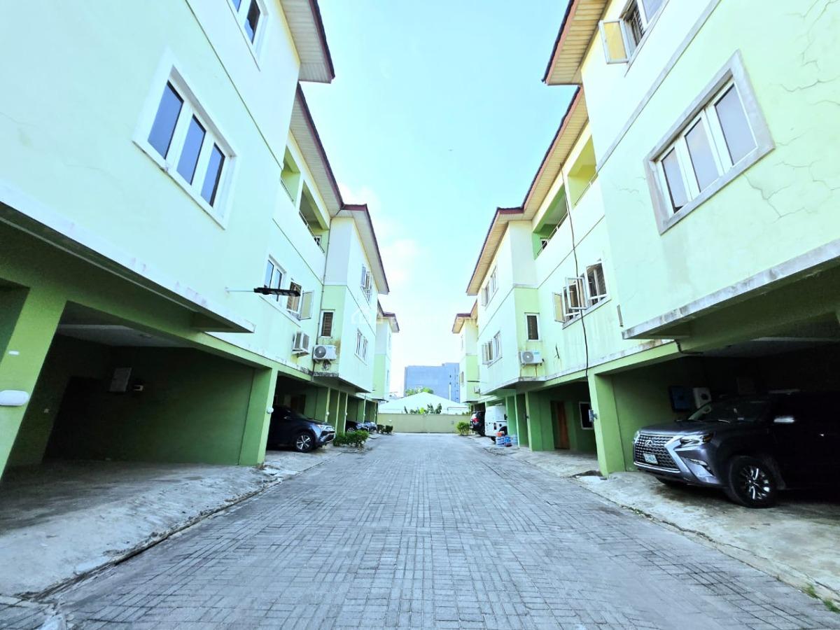 Spacious 3 Bedroom Terrace Duplex, Ikate Elegushi, Lekki, Lagos, Terraced Duplex for Rent