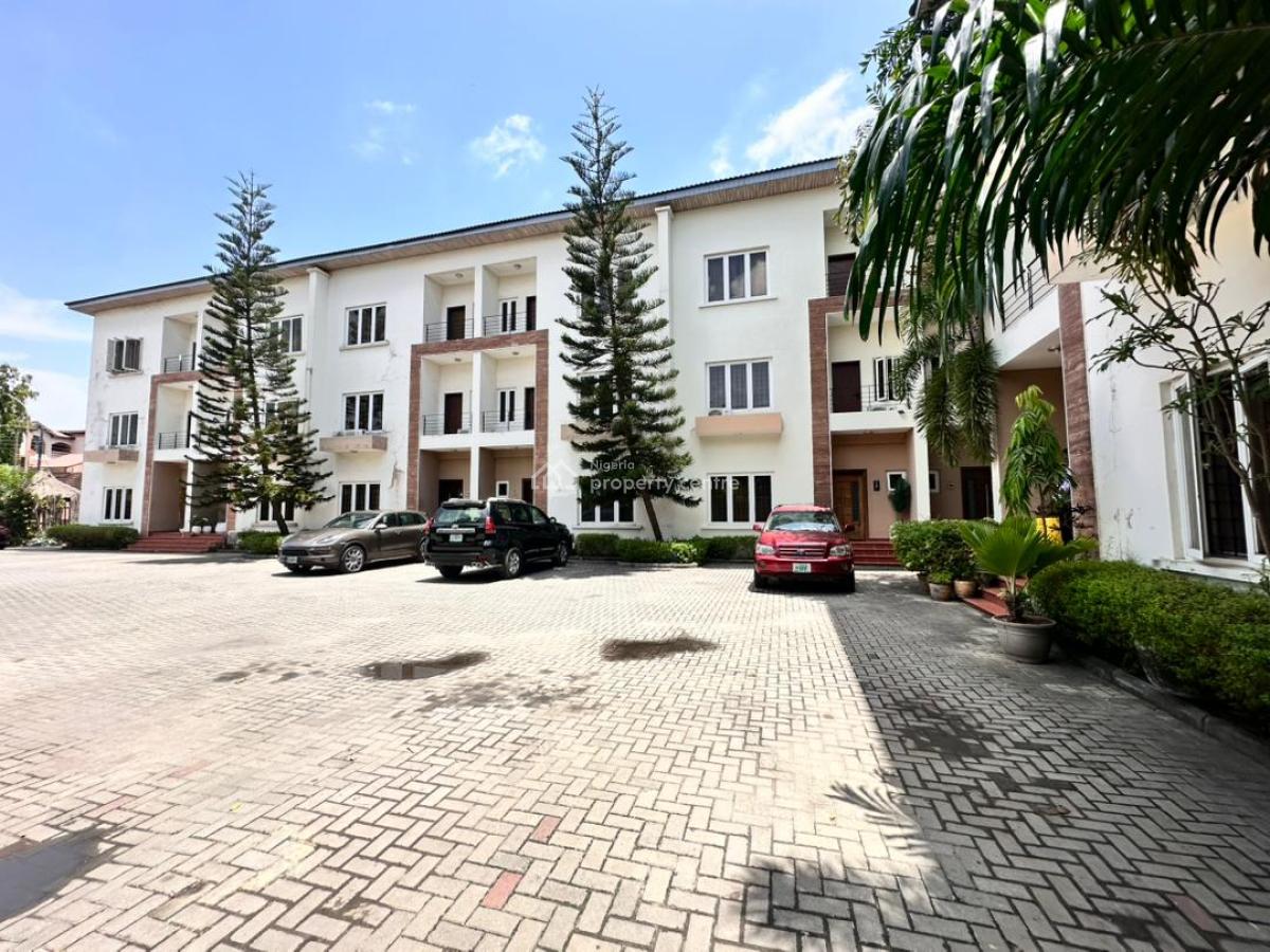 Serviced 4 Bedroom Terraced, Lekki Phase 1, Lekki, Lagos, Flat / Apartment for Rent